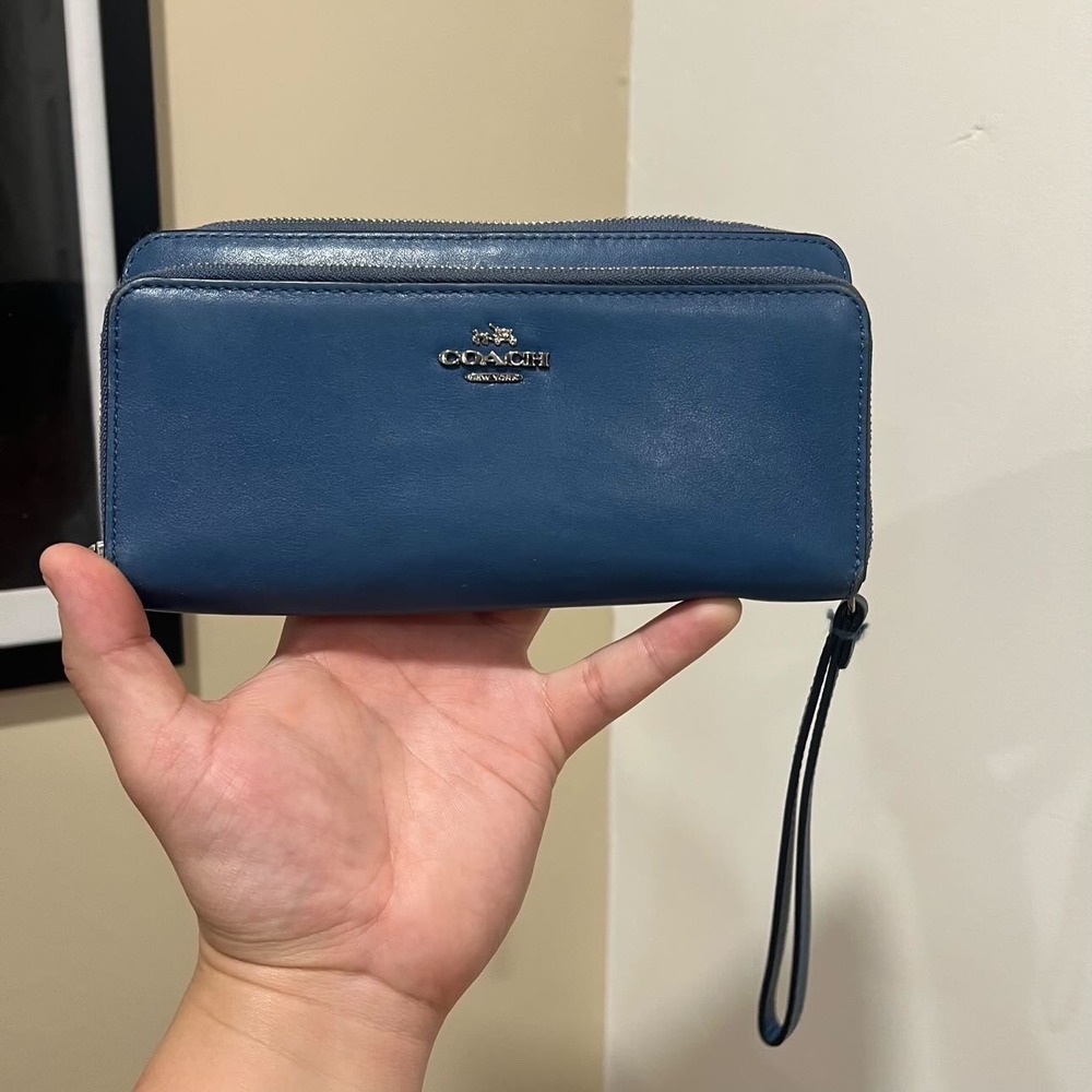 Coach Double Zip Phone Wallet Blue Leather Wristlet Silver Logo